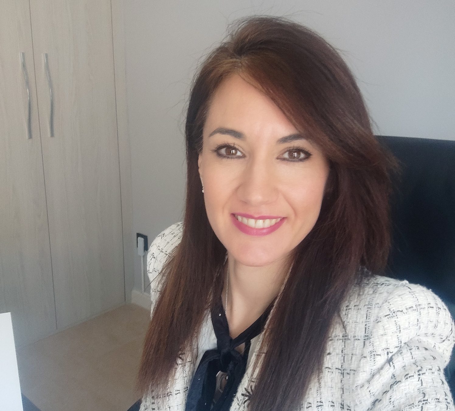 Abogado de confianza en Granada explicando opciones legales
